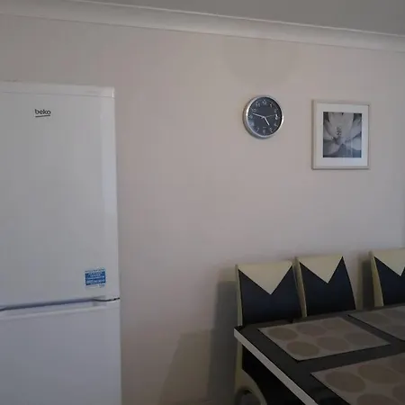 Spacious 4 Bed Farnborough Airshow Blackwater  Exterior photo