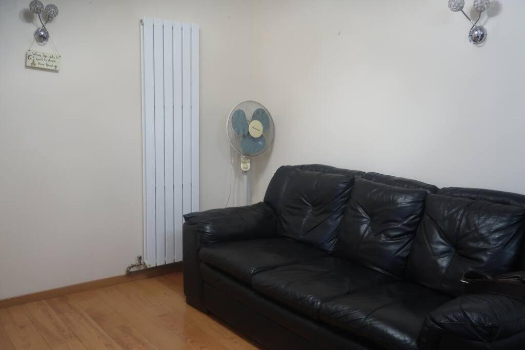Spacious 4 Bed Farnborough Airshow