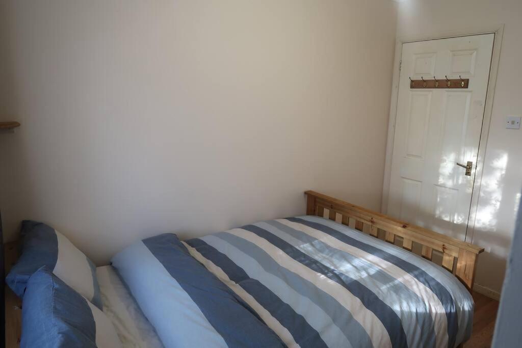 Spacious 4 Bed Farnborough Airshow Holiday home