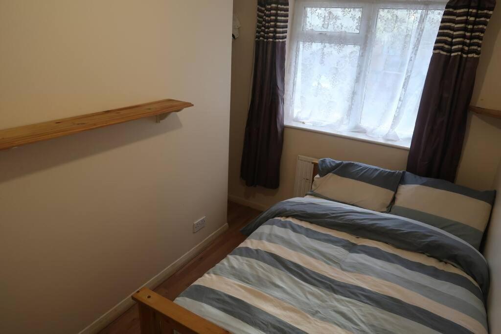 Holiday home Spacious 4 Bed Farnborough Airshow Blackwater (Hampshire)