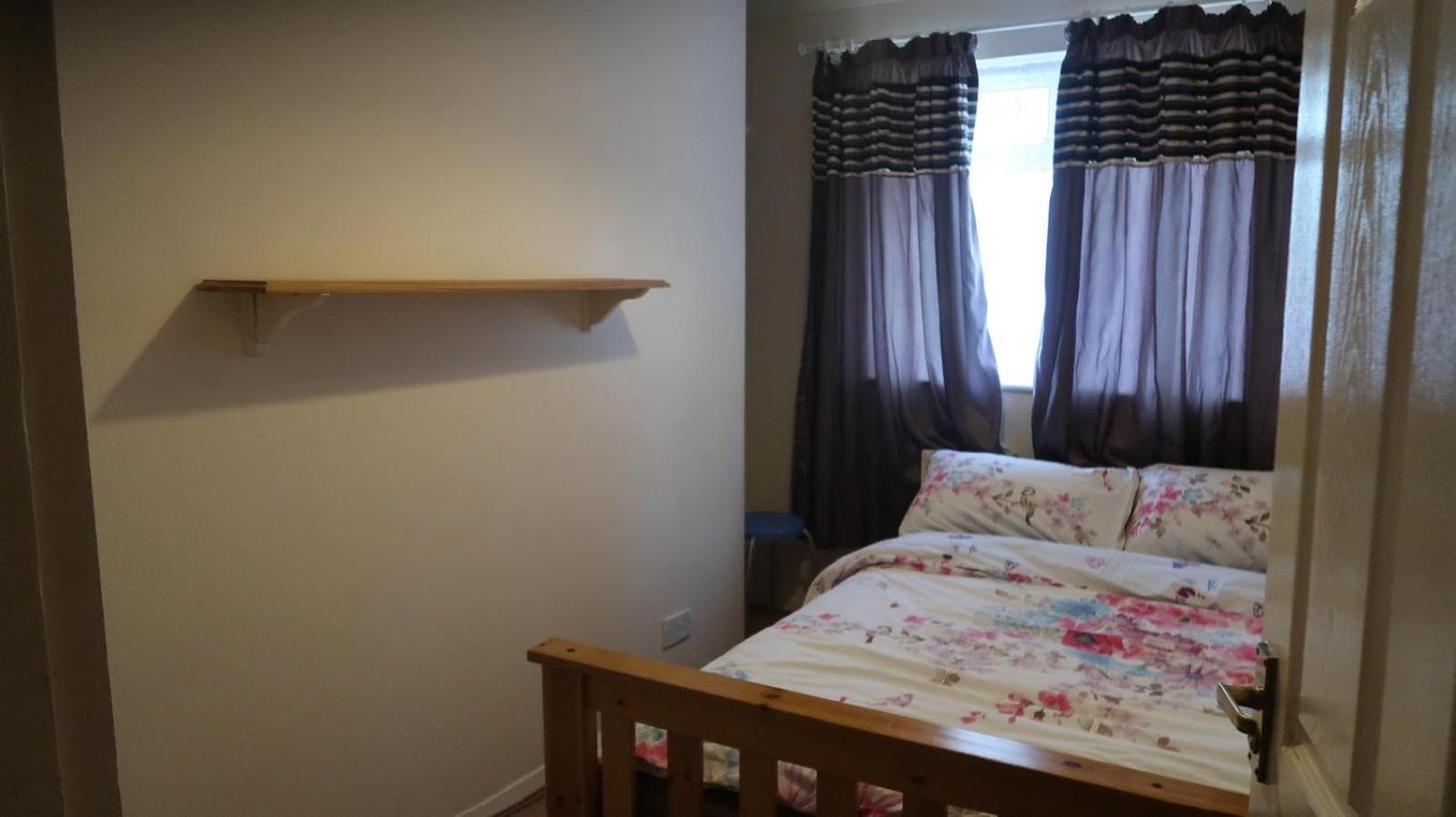 Spacious 4 Bed Farnborough Airshow *