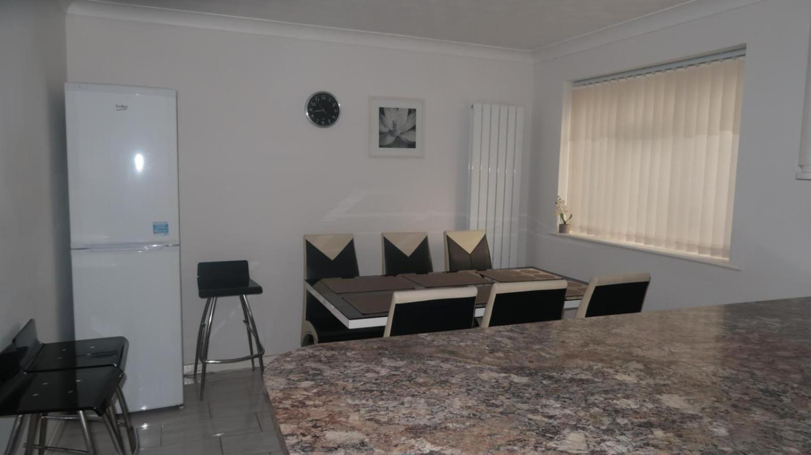 Holiday home Spacious 4 Bed Farnborough Airshow Blackwater (Hampshire)